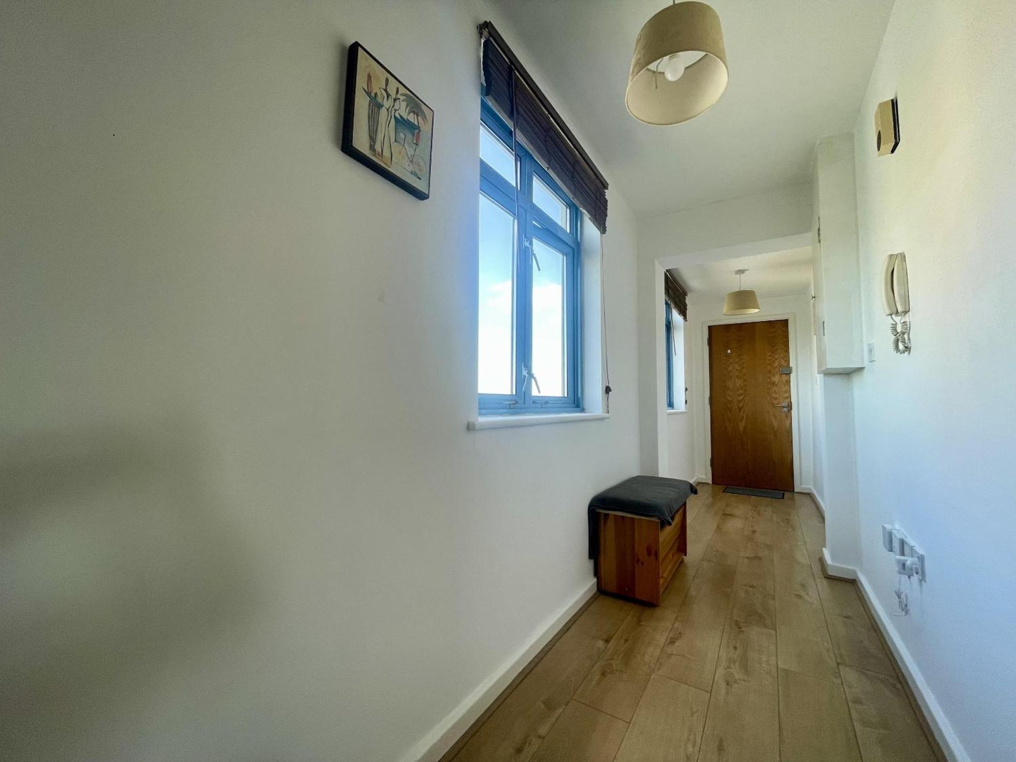 Hk Life Serviced Apartment , City Centre Суиндон Экстерьер фото